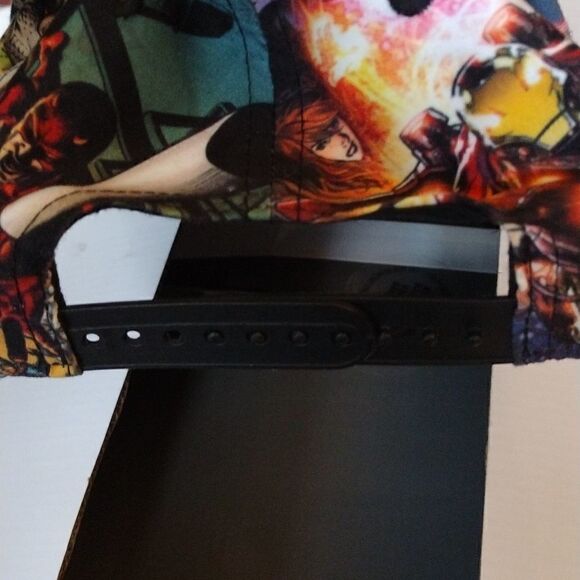 Marvel hat  - Picture 4 of 4